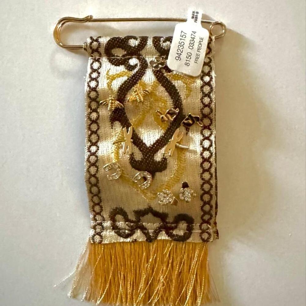 Free People Brooch and Stud Earring Set NWT - Picture 3 of 3
